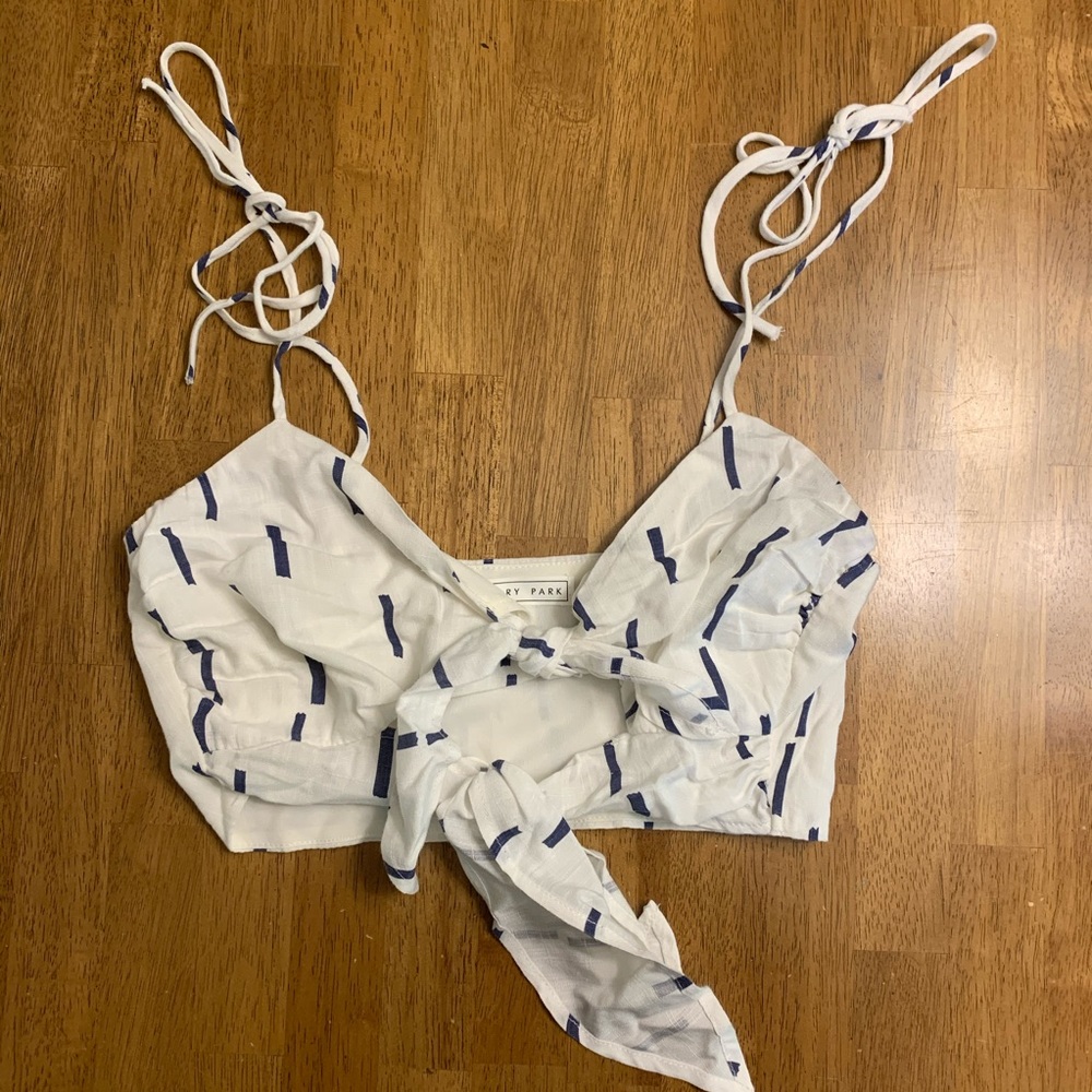 Super cute crop blue and white tie tank top